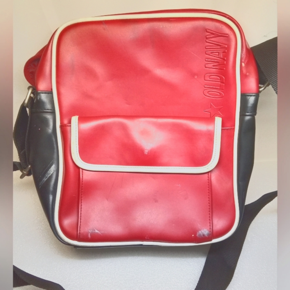VTG Old Navy Crossbody Messenger/Travel/Shoe/Gym/Flight Bag Red/Black READ